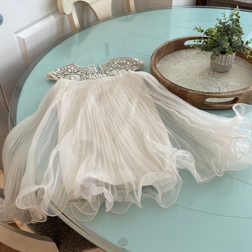 Girl dress for a especial occasion!!!!